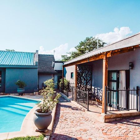 Le Grant Guesthhouse Aparthotel Kroonstad Exteriör bild