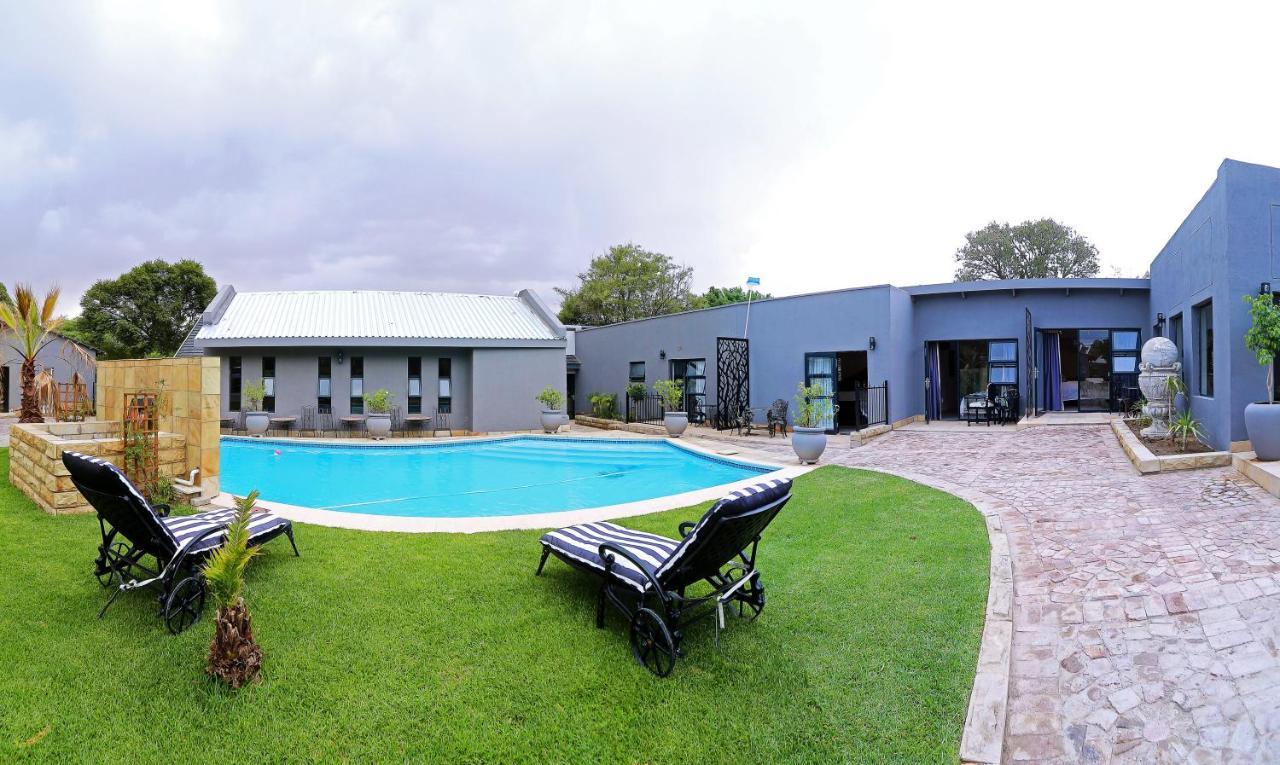 Le Grant Guesthhouse Aparthotel Kroonstad Exteriör bild