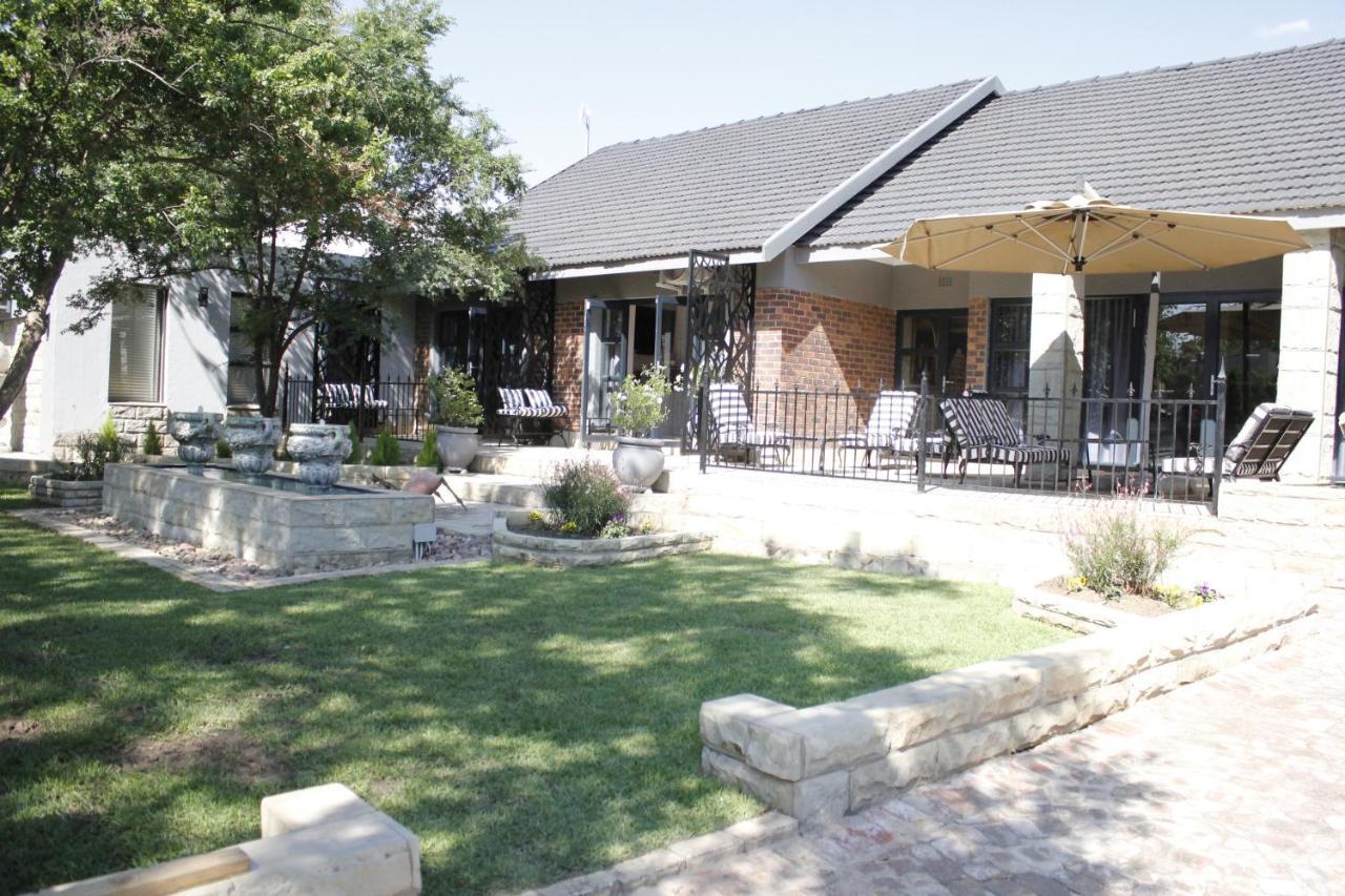 Le Grant Guesthhouse Aparthotel Kroonstad Exteriör bild