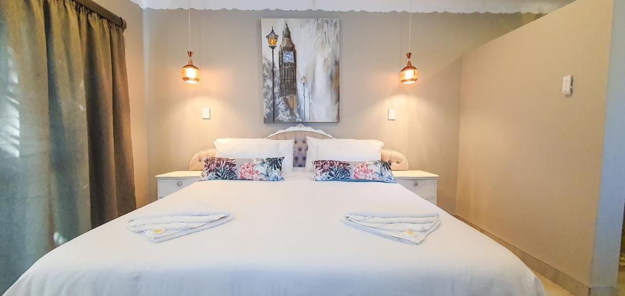 Le Grant Guesthhouse Aparthotel Kroonstad Exteriör bild