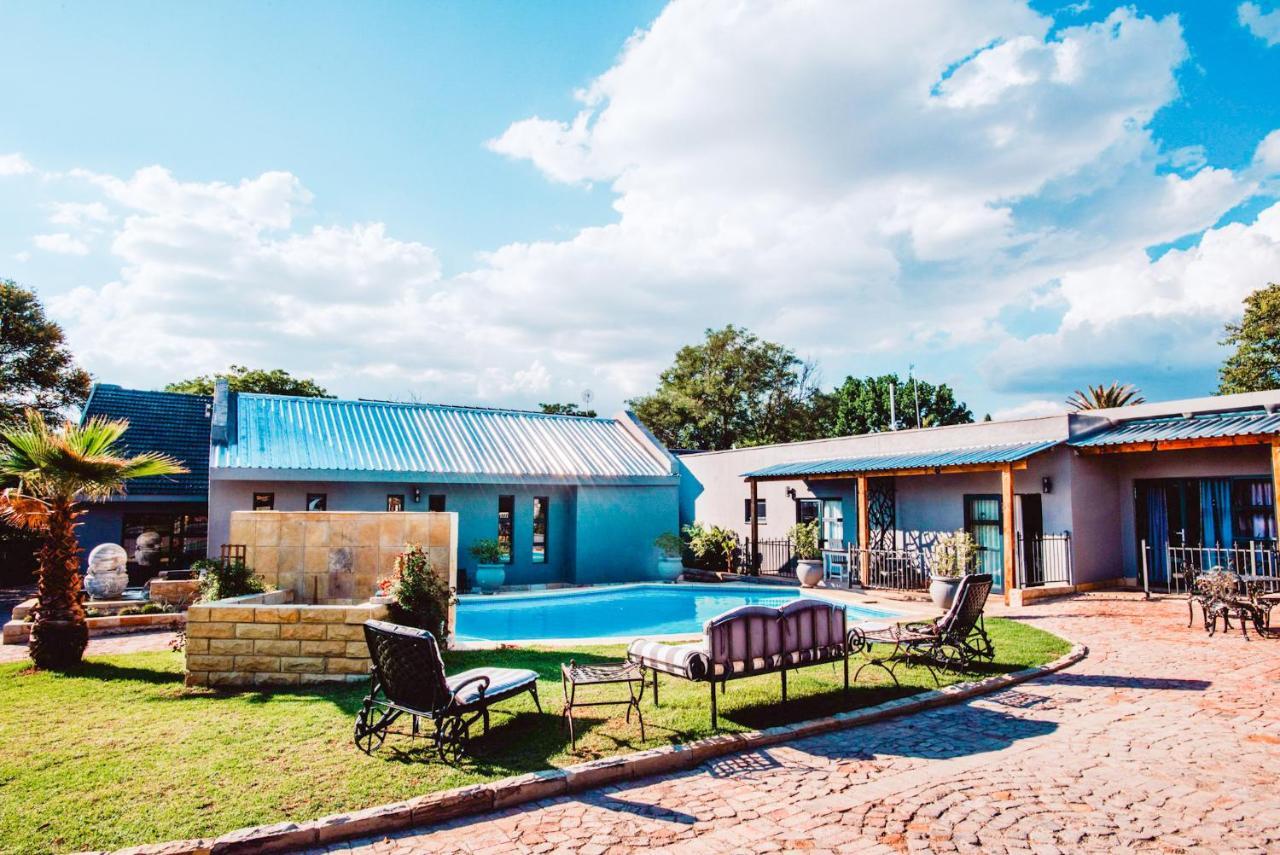 Le Grant Guesthhouse Aparthotel Kroonstad Exteriör bild
