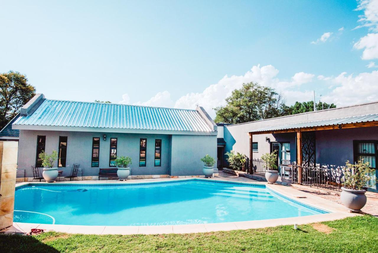 Le Grant Guesthhouse Aparthotel Kroonstad Exteriör bild